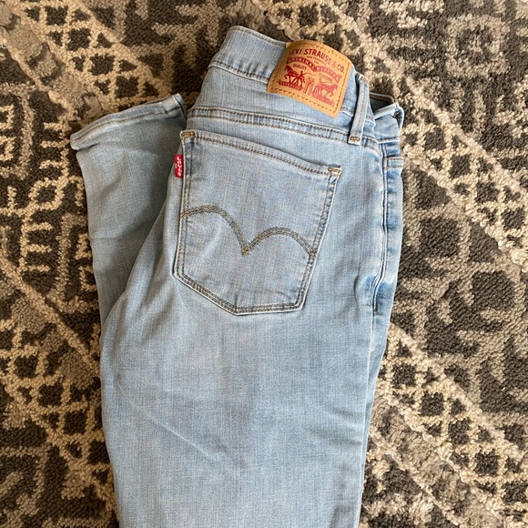 Levi Jeans - Picture 3 of 5